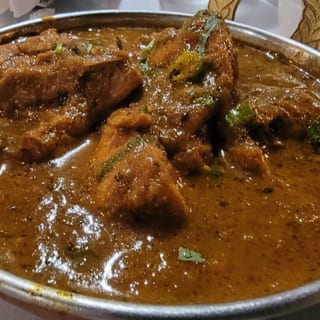 Everest Chicken Curry